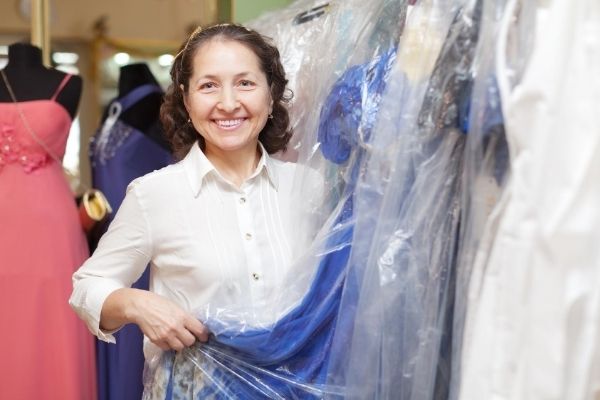 How To Choose a Flattering Mother of the Bride Dress