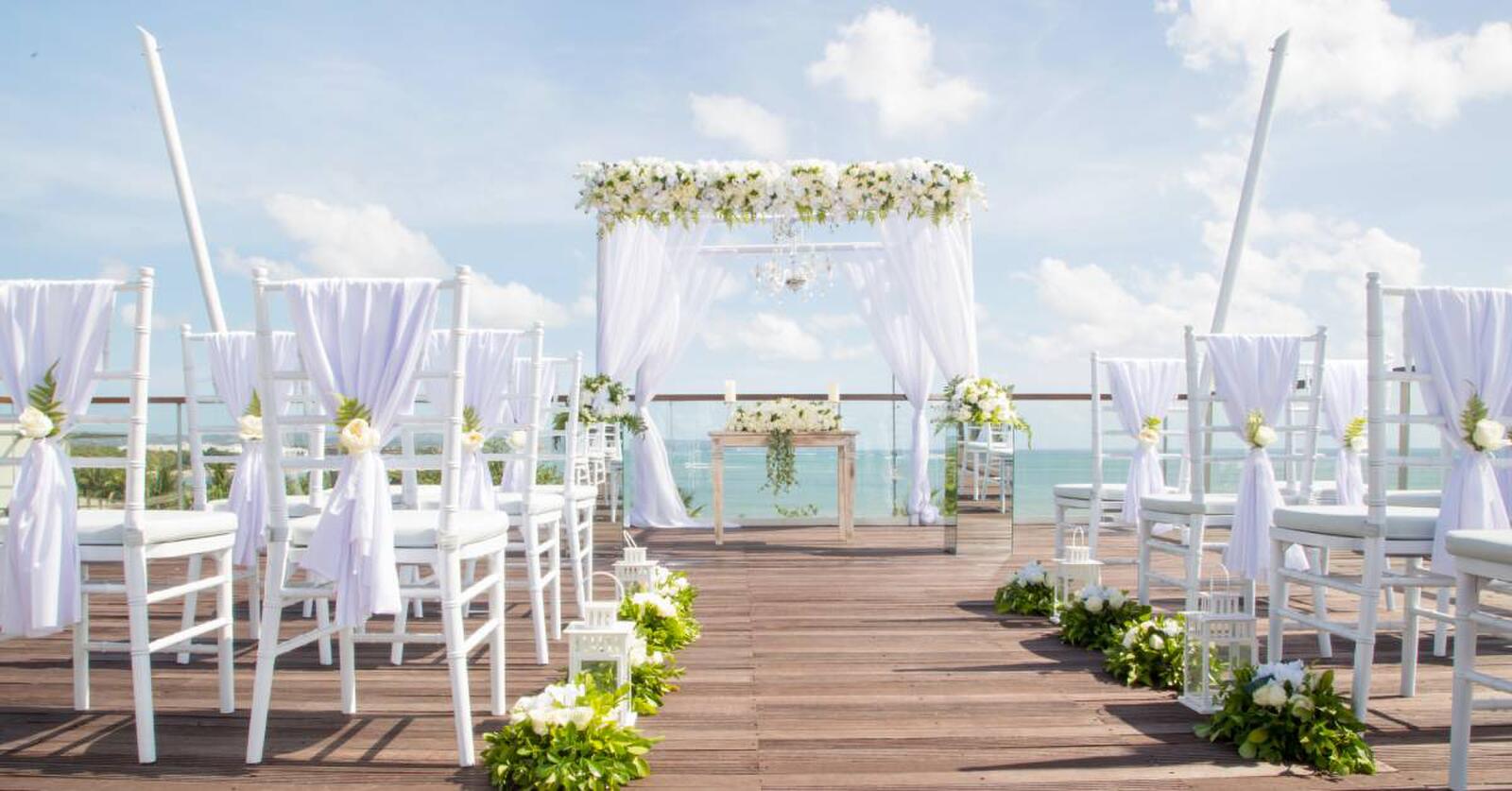 What Is the Dress Code for a Destination Wedding?